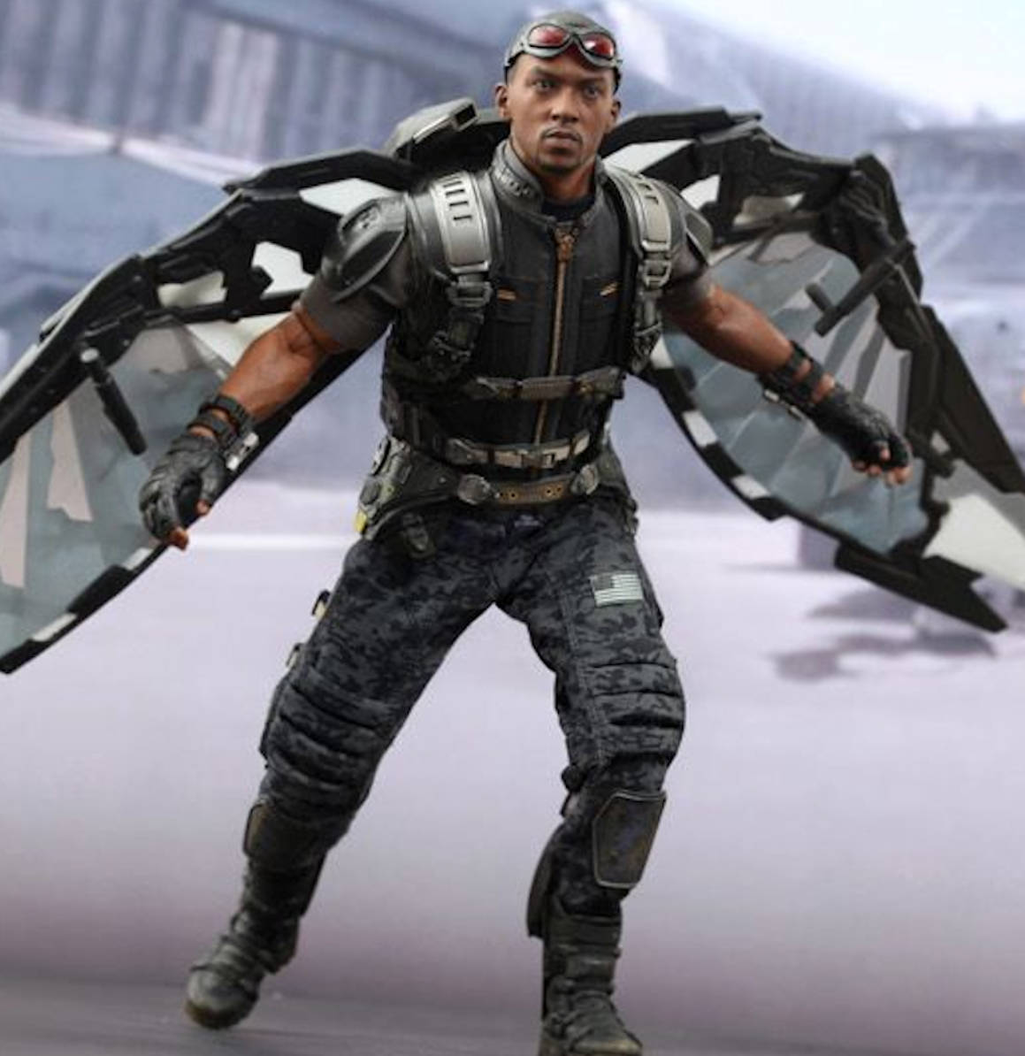 Figura Hot Toys Falcon | Captain America: The Winter Soldier | MMS 245